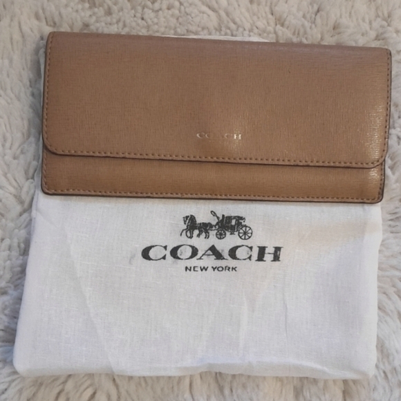 Coach Tan Leather Wallet with dusty - Picture 1 of 10